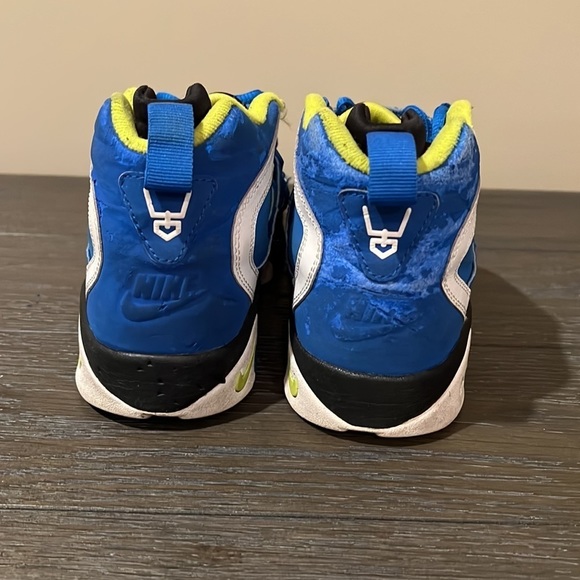 Nike Diamond Turf II boys tennis shoes, EUC, size 4 - Picture 3 of 8